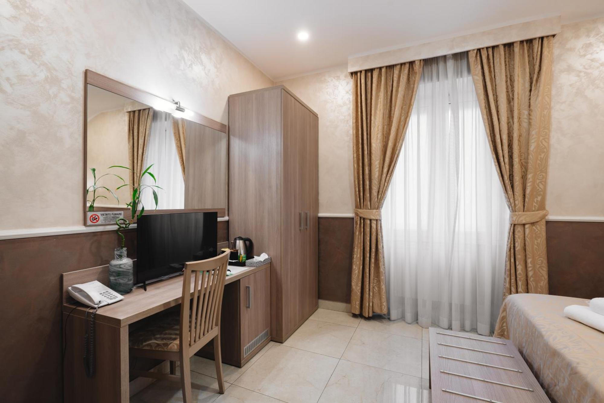 Hotel Centro Cavour Roma — Photos 2
