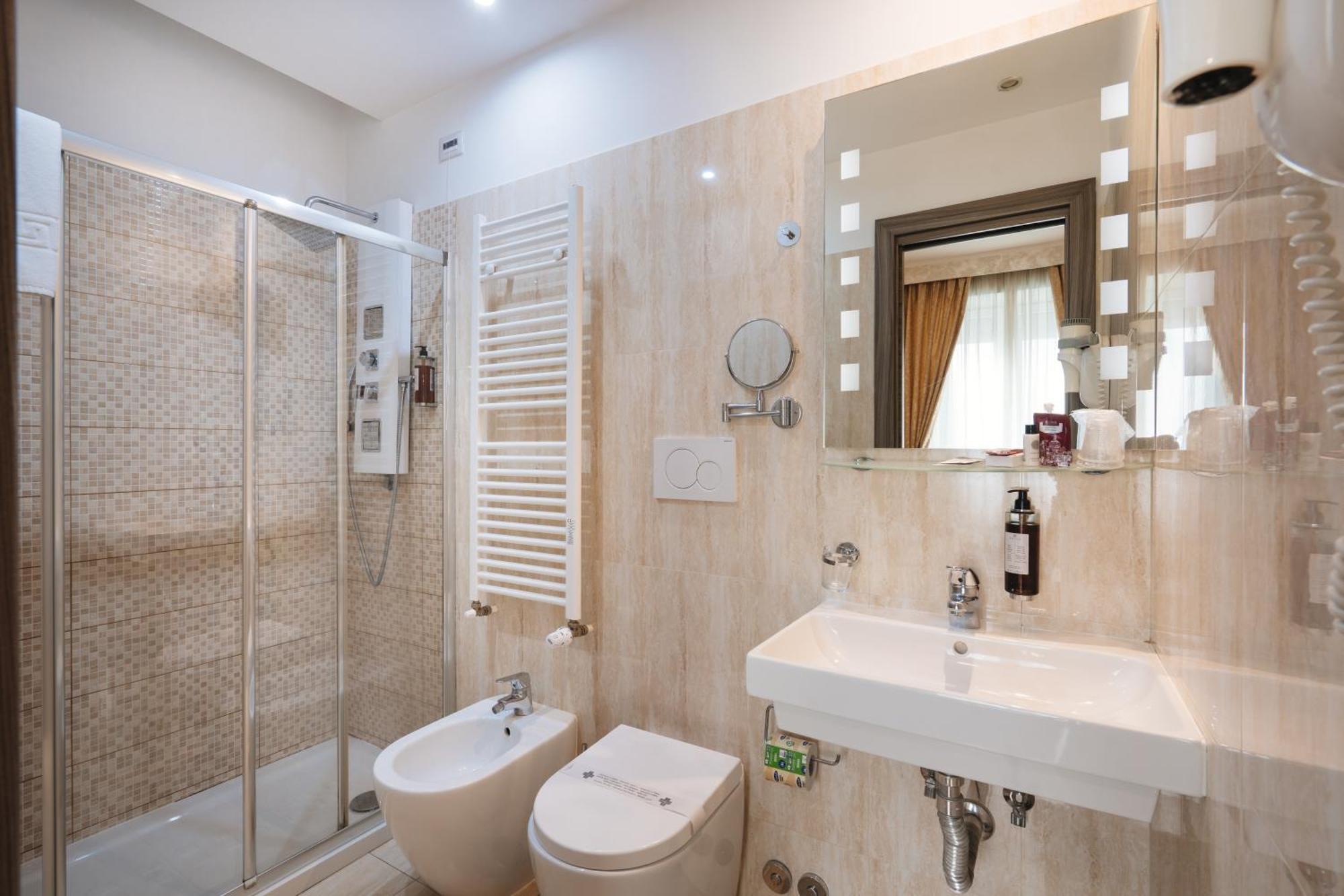 Hotel Centro Cavour Roma — Photos 1
